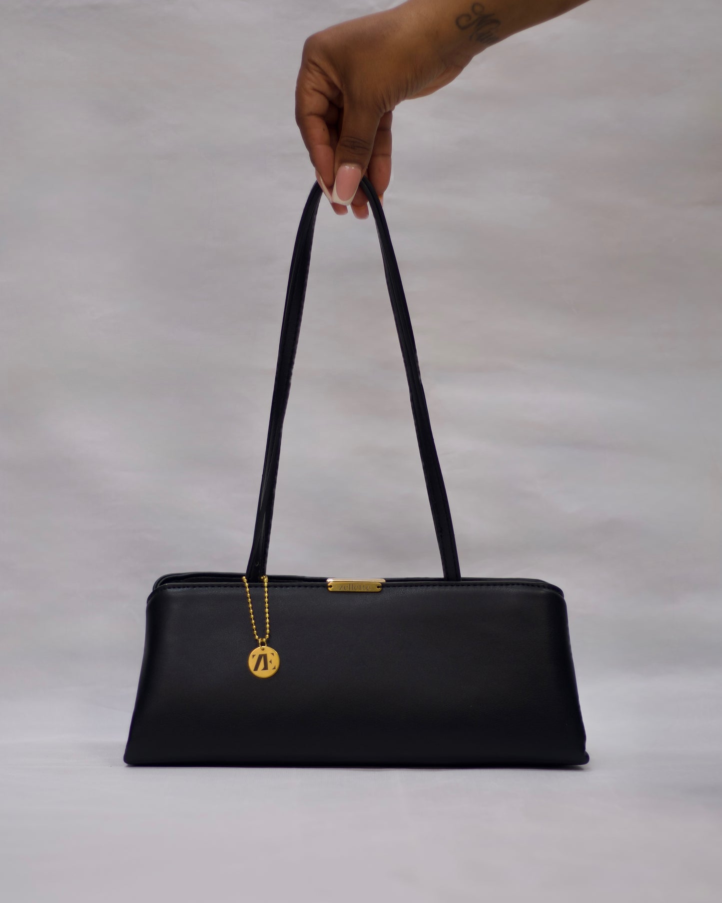 Romaine bag black